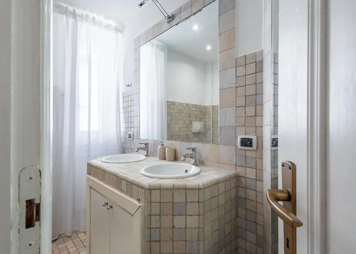 Your Elegant Loft At Termini Station Apartment *