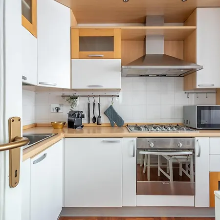 Your Elegant Loft At Termini Station Daire *
