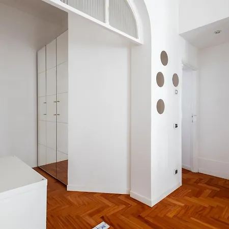 Your Elegant Loft At Termini Station Daire *