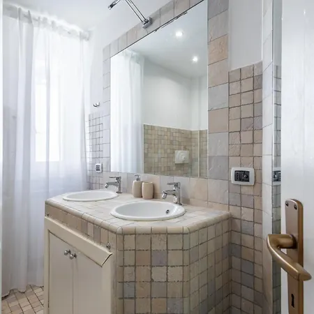 Your Elegant Loft At Termini Station Daire *