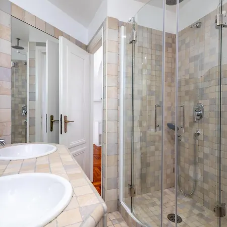 Your Elegant Loft At Termini Station Daire Roma