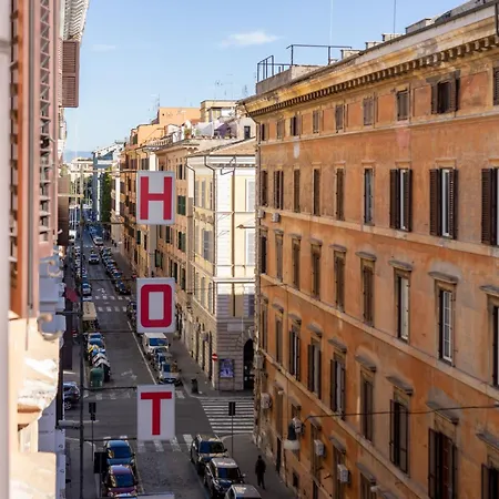 Your Elegant Loft At Termini Station Daire *